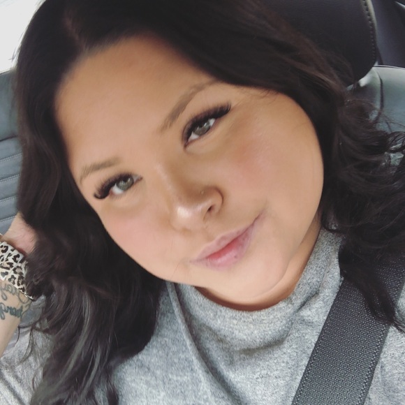 ABOUT ME👋🏼 - Picture 2 of 3